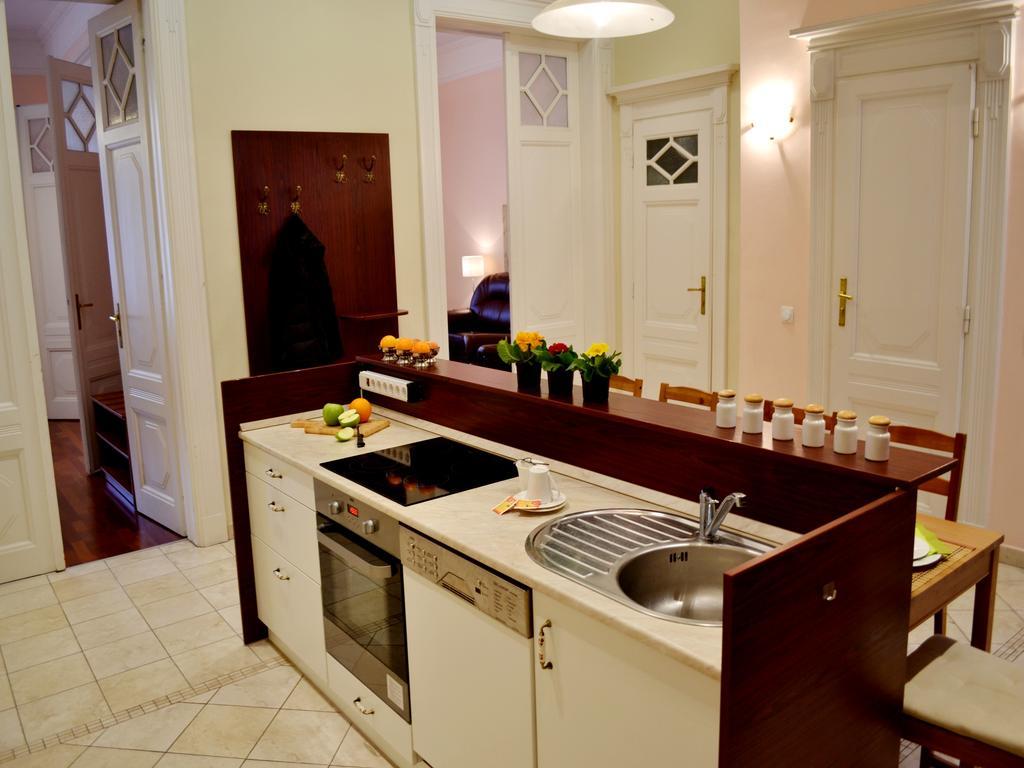 Gabriel Apartment Budapest Exteriör bild